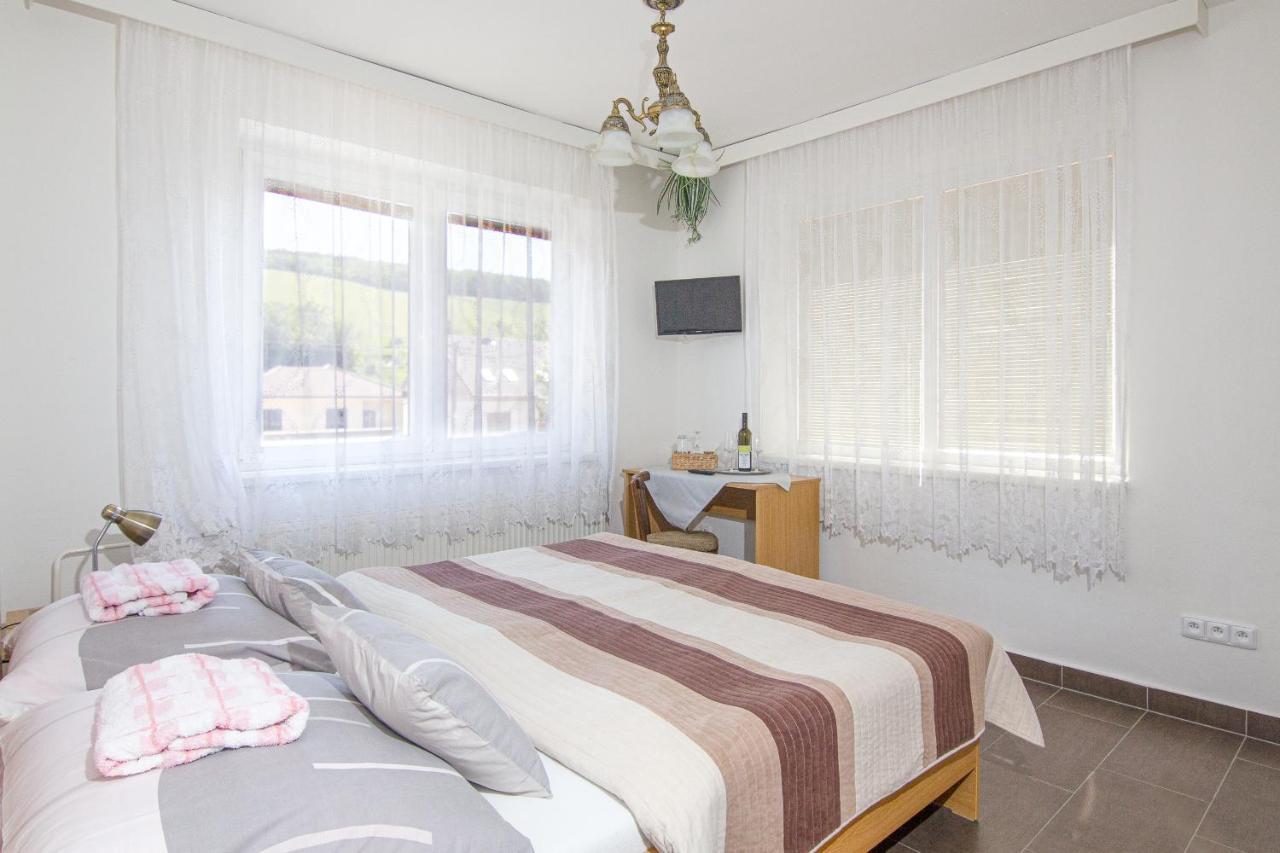 Penzion U Králíků Kurdějov Exterior foto