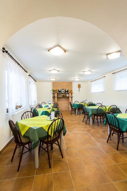 Penzion U Králíků Kurdějov Exterior foto